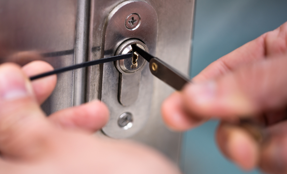 Commercial locksmith Croydon